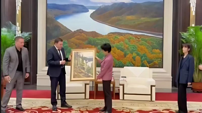 В место Алексея Миллера газовую отрасль на переговорах в Китае представляет глава Новатэка Леонид Михельсон1