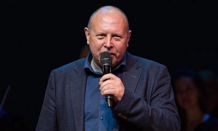 Театральный продюсер Альберт Могинов: &laquo;Жизнь продолжается, театр живет и развивается&raquo;